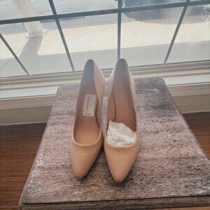 I.N.C SIZE 8 COLOR BEIGE